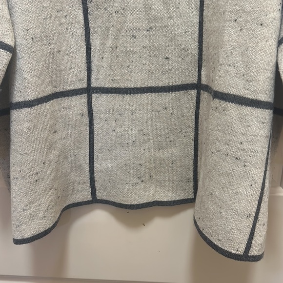 Eileen Fisher wool/ organic cotton sweater box cut. - Picture 7 of 7